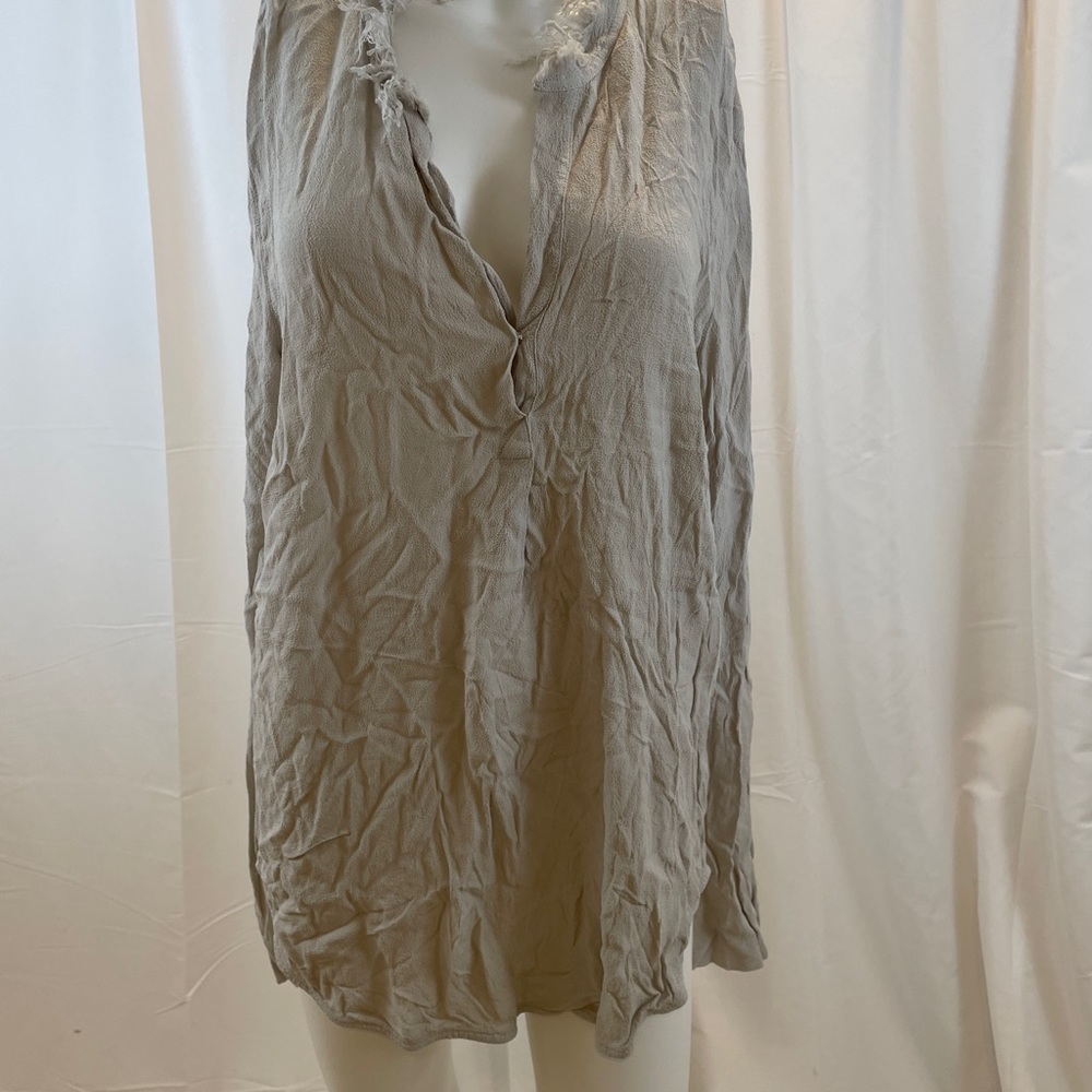 Raquel Allegra Gray rayon  Crinkle Blouse size 3 (large)